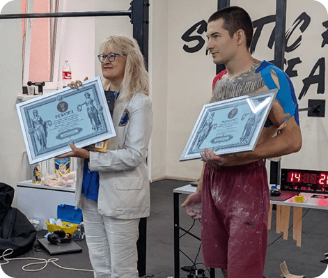 Денис із грамотою