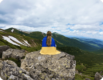 Юлія на скелі